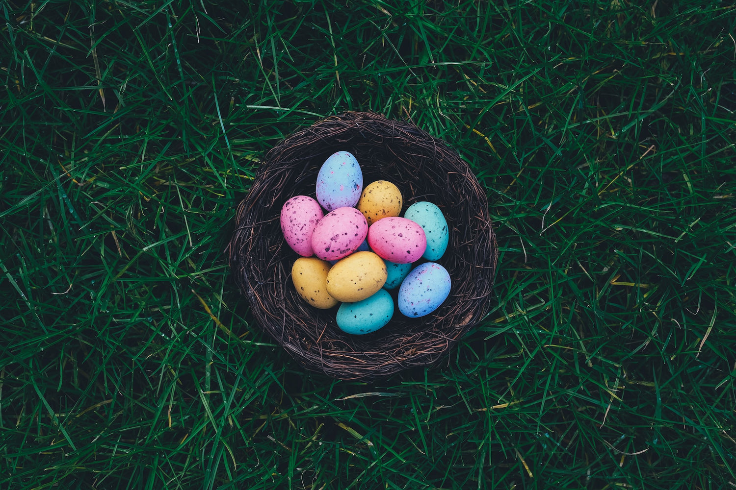 Ostergeschenk: Ein Steinherz vom Osterhasen